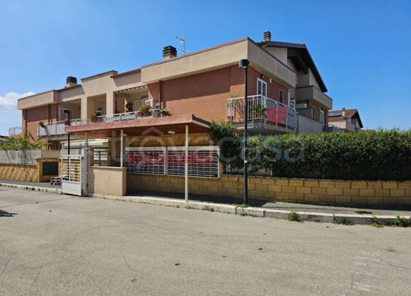 appartamento in vendita a Marino in zona Poggio delle Mole