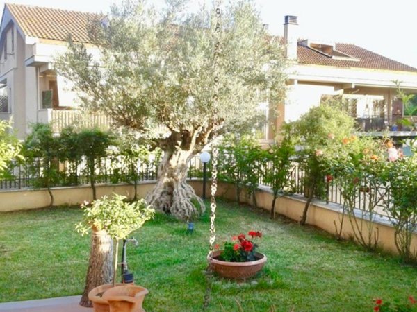 appartamento in vendita a Marino in zona Santa Maria delle Mole
