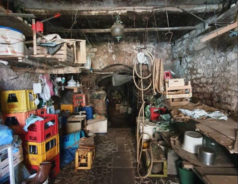 locale di sgombero in vendita a Marino in zona Cava dei Selci