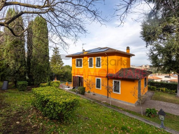 casa indipendente in vendita a Marino