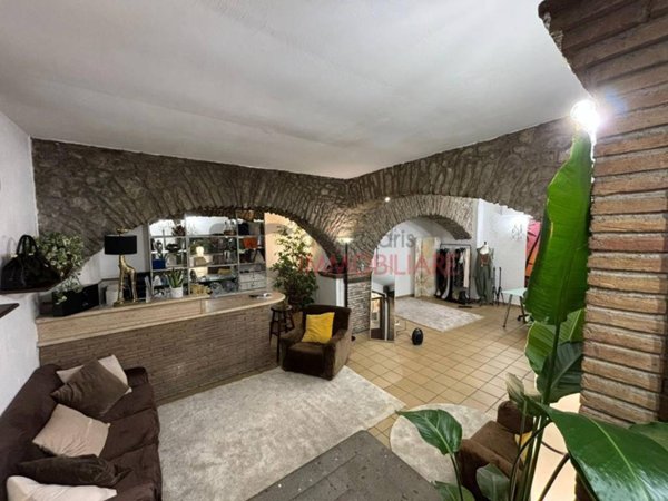 negozio in vendita a Marino