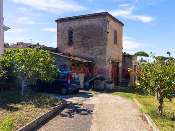 casa indipendente in vendita a Marino in zona Santa Maria delle Mole