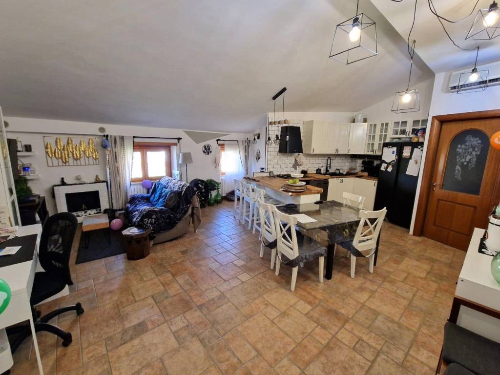 appartamento in vendita a Marino in zona Frattocchie