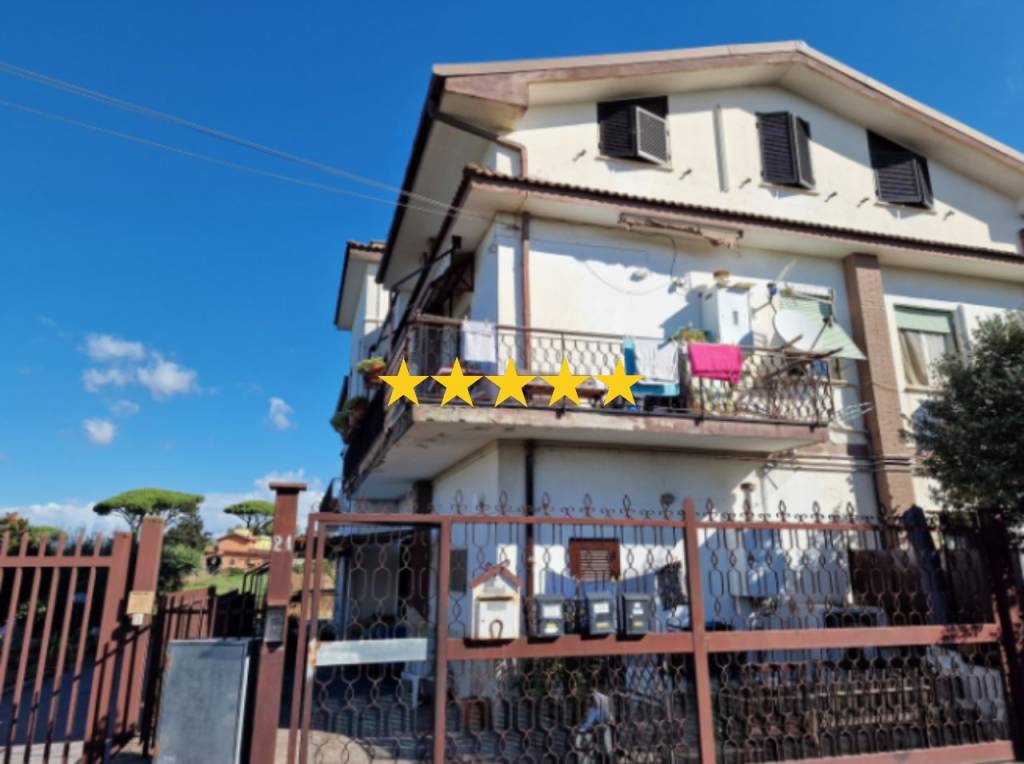appartamento in vendita a Marino in zona Frattocchie