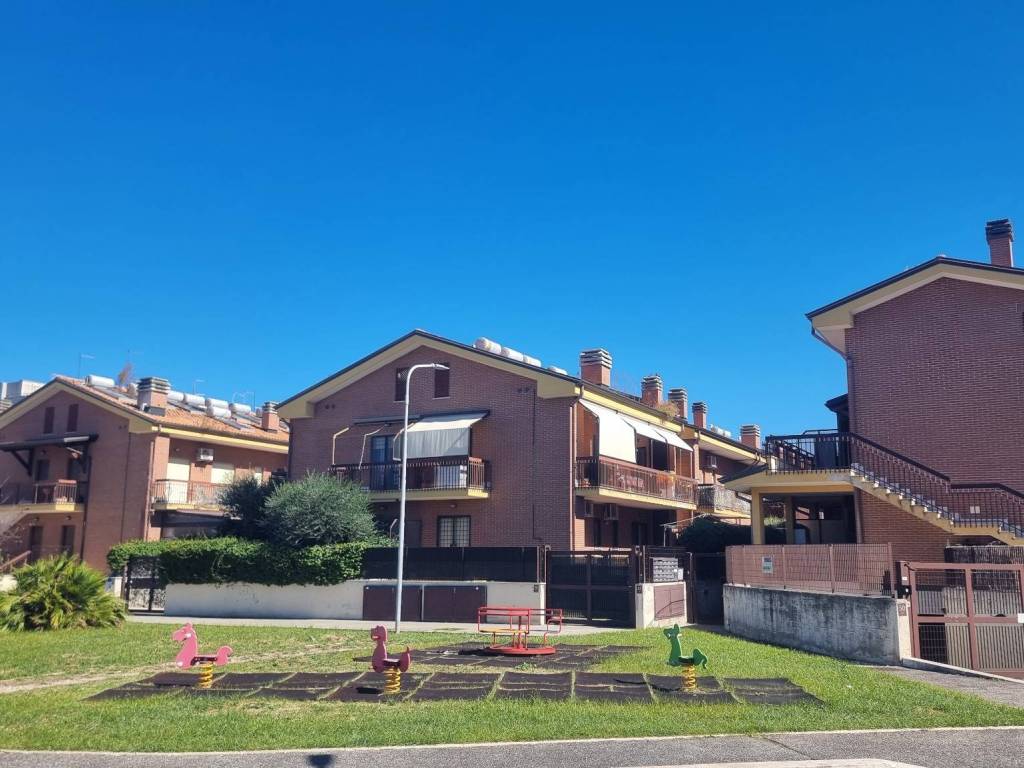 appartamento in vendita a Marino in zona Cava dei Selci