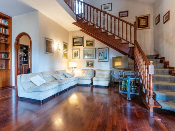 casa indipendente in vendita a Marino in zona Castelluccia