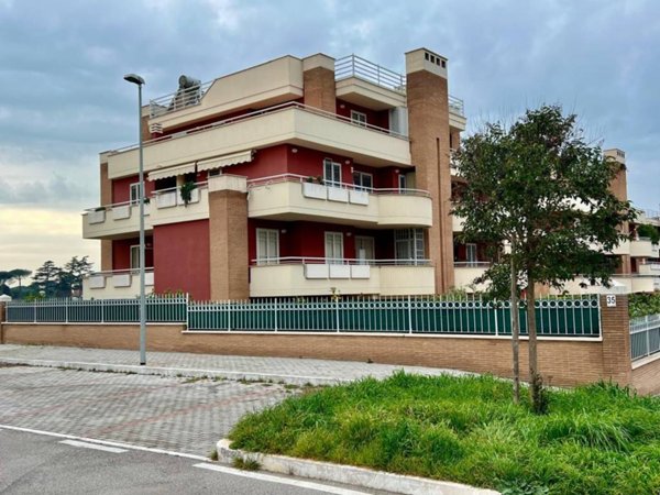 appartamento in vendita a Marino in zona Santa Maria delle Mole