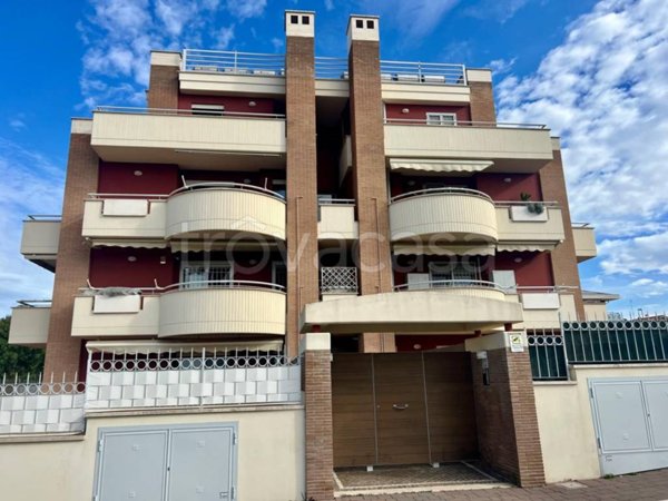 appartamento in vendita a Marino in zona Santa Maria delle Mole