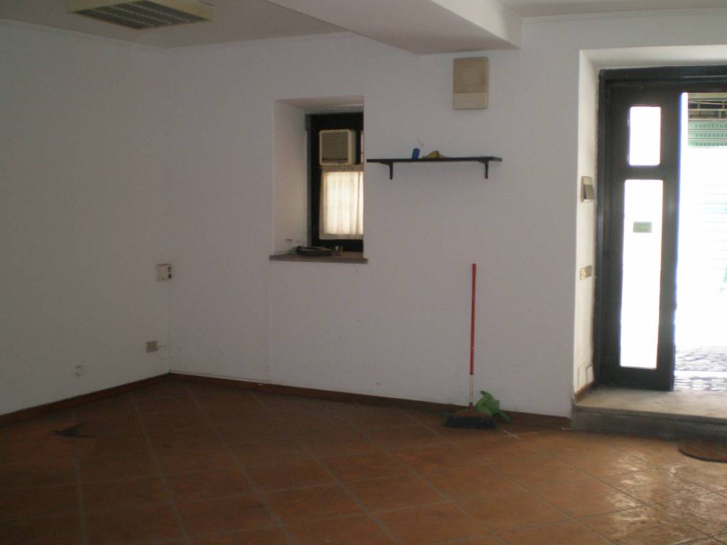 ufficio in vendita a Marino