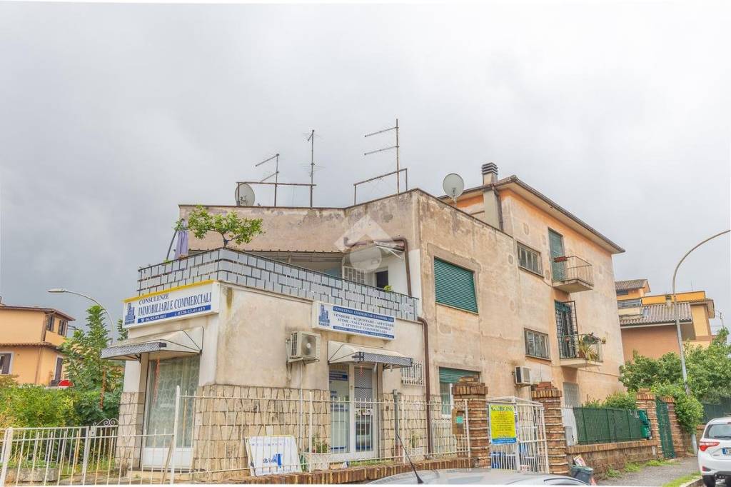 appartamento in vendita a Marino in zona Santa Maria delle Mole