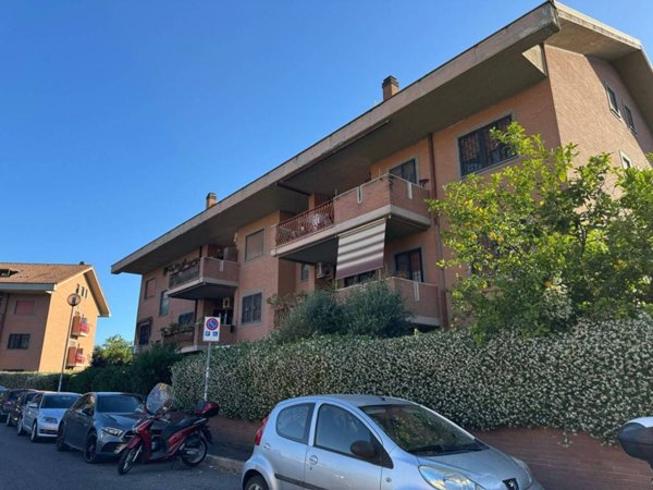 appartamento in vendita a Marino in zona Santa Maria delle Mole