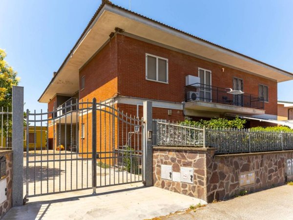 casa indipendente in vendita a Marino in zona Santa Maria delle Mole