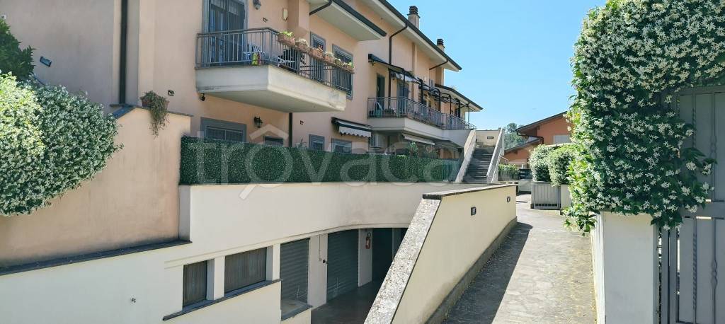 appartamento in vendita a Marino in zona Santa Maria delle Mole