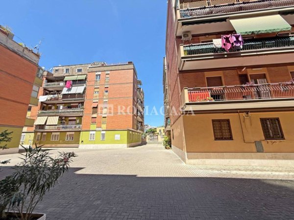 appartamento in vendita a Marino in zona Santa Maria delle Mole