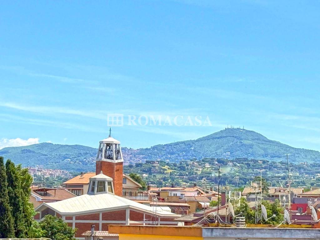 appartamento in vendita a Marino in zona Santa Maria delle Mole