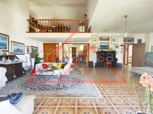 casa indipendente in vendita a Marino in zona Due Santi