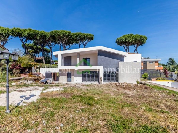 casa indipendente in vendita a Marino in zona Santa Maria delle Mole