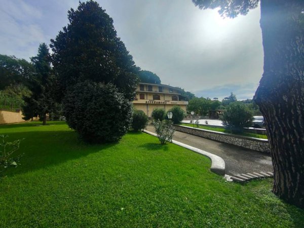 casa indipendente in vendita a Marino