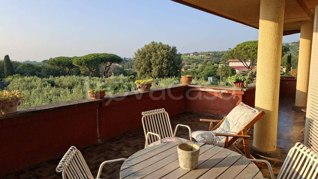 casa indipendente in vendita a Marino in zona Due Santi