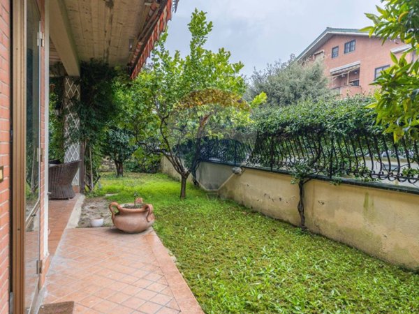 casa indipendente in vendita a Marino in zona Santa Maria delle Mole