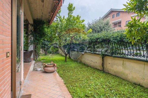 casa indipendente in vendita a Marino in zona Santa Maria delle Mole