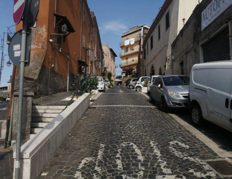 negozio in vendita a Marino