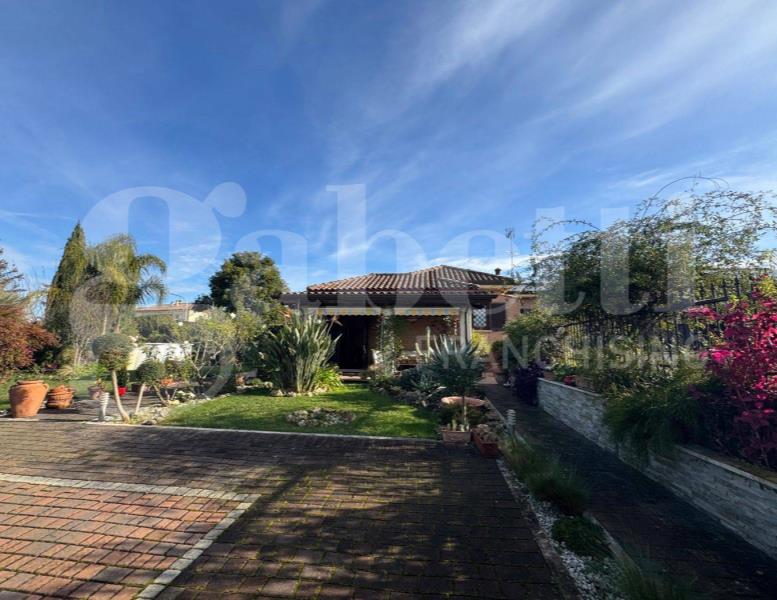 casa indipendente in vendita a Marino in zona Frattocchie
