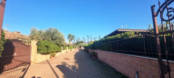 casa indipendente in vendita a Marino in zona Frattocchie