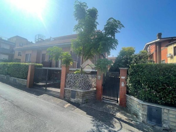 appartamento in vendita a Marino in zona Cava dei Selci