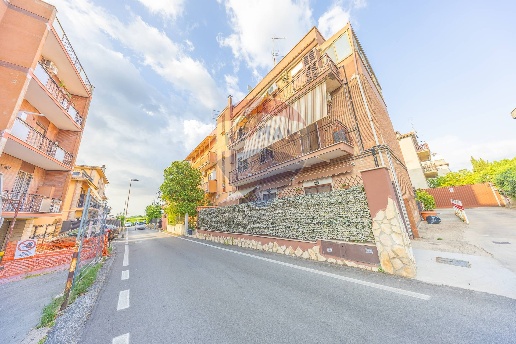 appartamento in vendita a Marino in zona Poggio delle Mole