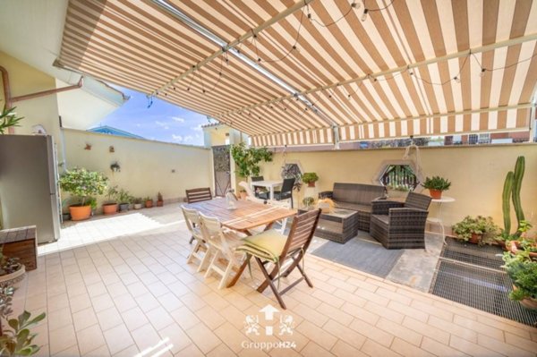 casa indipendente in vendita a Marino in zona Santa Maria delle Mole