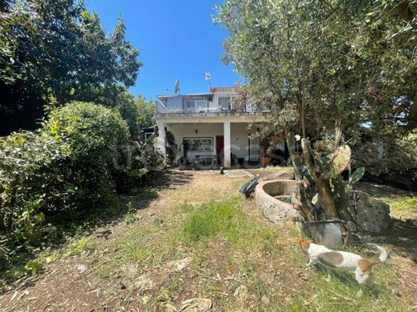 casa indipendente in vendita a Marino in zona Frattocchie
