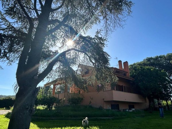 casa indipendente in vendita a Marino in zona Cava dei Selci