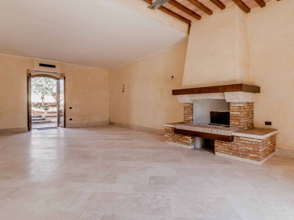 casa indipendente in vendita a Marino in zona Due Santi