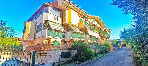 appartamento in vendita a Marino in zona Poggio delle Mole