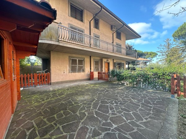 casa indipendente in vendita a Marino