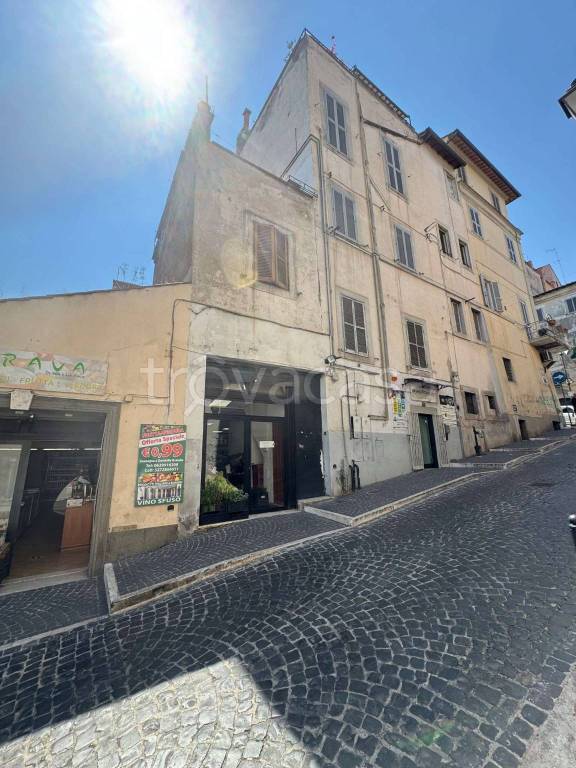 negozio in vendita a Marino