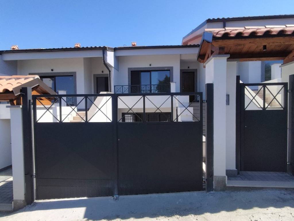 casa indipendente in vendita a Marino in zona Cava dei Selci