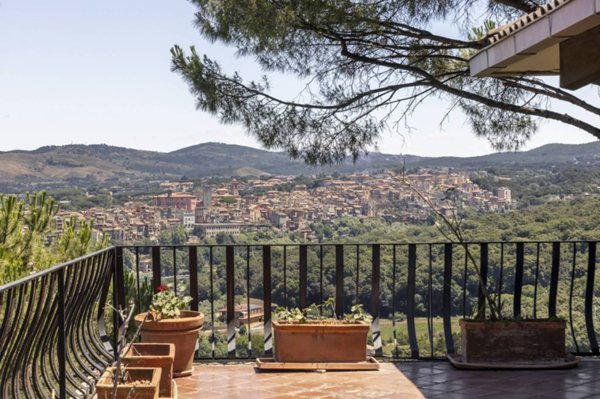 casa indipendente in vendita a Marino in zona Due Santi