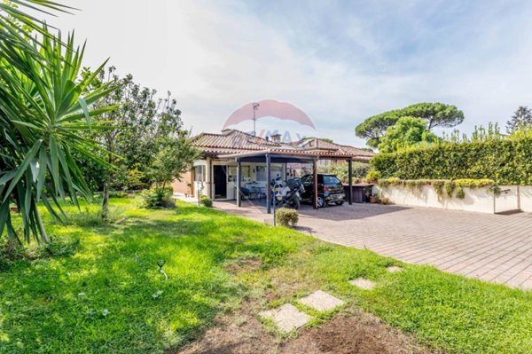 casa indipendente in vendita a Marino in zona Frattocchie