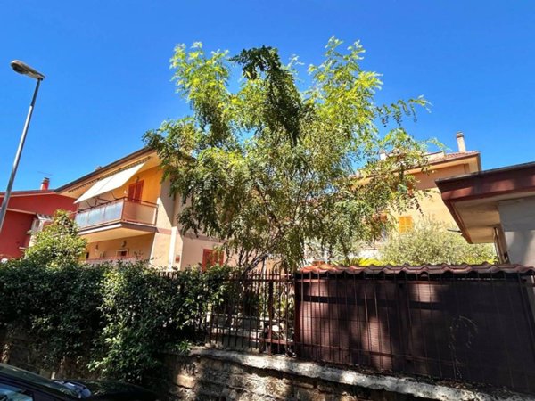 casa indipendente in vendita a Marino