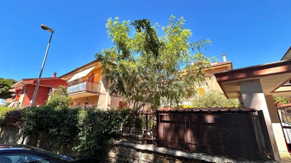 casa indipendente in vendita a Marino