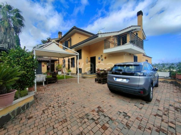 casa indipendente in vendita a Marino