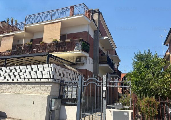appartamento in vendita a Marino in zona Santa Maria delle Mole