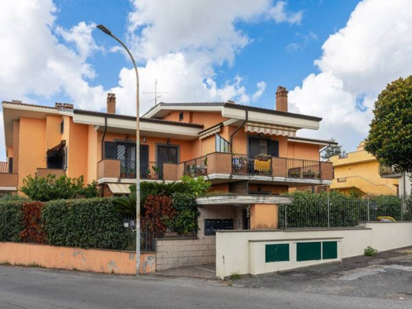 appartamento in vendita a Marino in zona Frattocchie