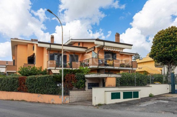 appartamento in vendita a Marino in zona Castelluccia