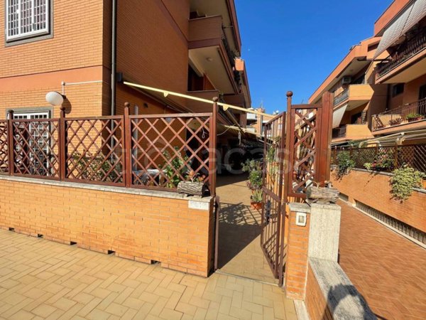 appartamento in vendita a Marino in zona Poggio delle Mole