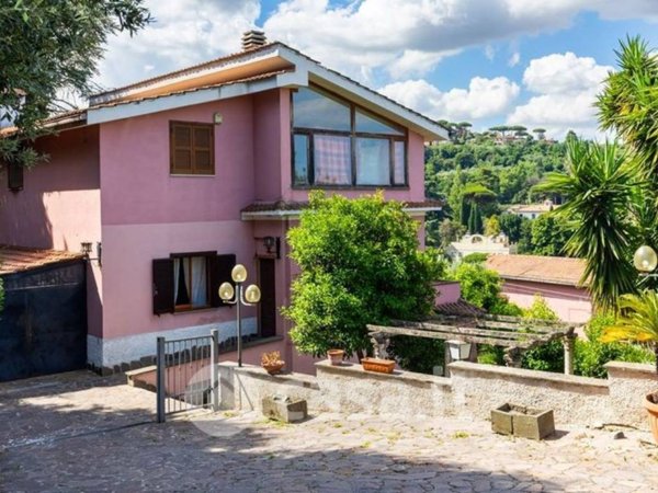 casa indipendente in vendita a Marino in zona Cava dei Selci