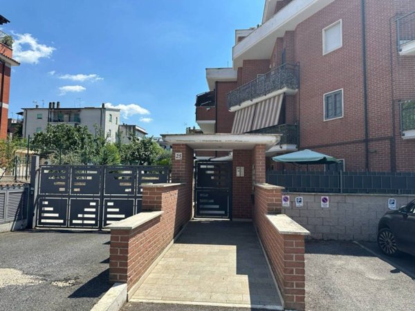 appartamento in vendita a Marino in zona Poggio delle Mole