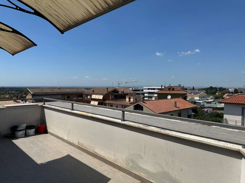 appartamento in vendita a Marino in zona Poggio delle Mole